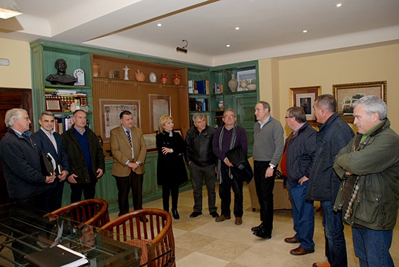 Empresarios y agricultores de Almería conocen la actividad del sector hortofrutícola en la Vega del Guadalquivir 1