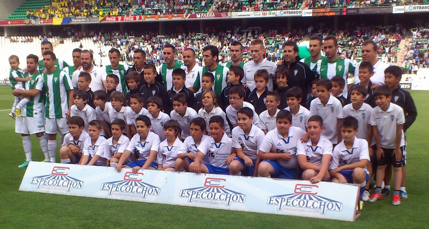 La Escuela Municipal de fútbol asiste a un partido del Córdoba CF 1