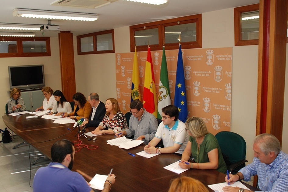 El Ayuntamiento suscribe ocho convenios en materia de educación con centros y asociaciones de la localidad por valor de 30.000 euros
