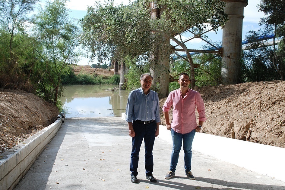 El Ayuntamiento construye un nuevo embarcadero en el río Guadalquivir para actividades náuticas