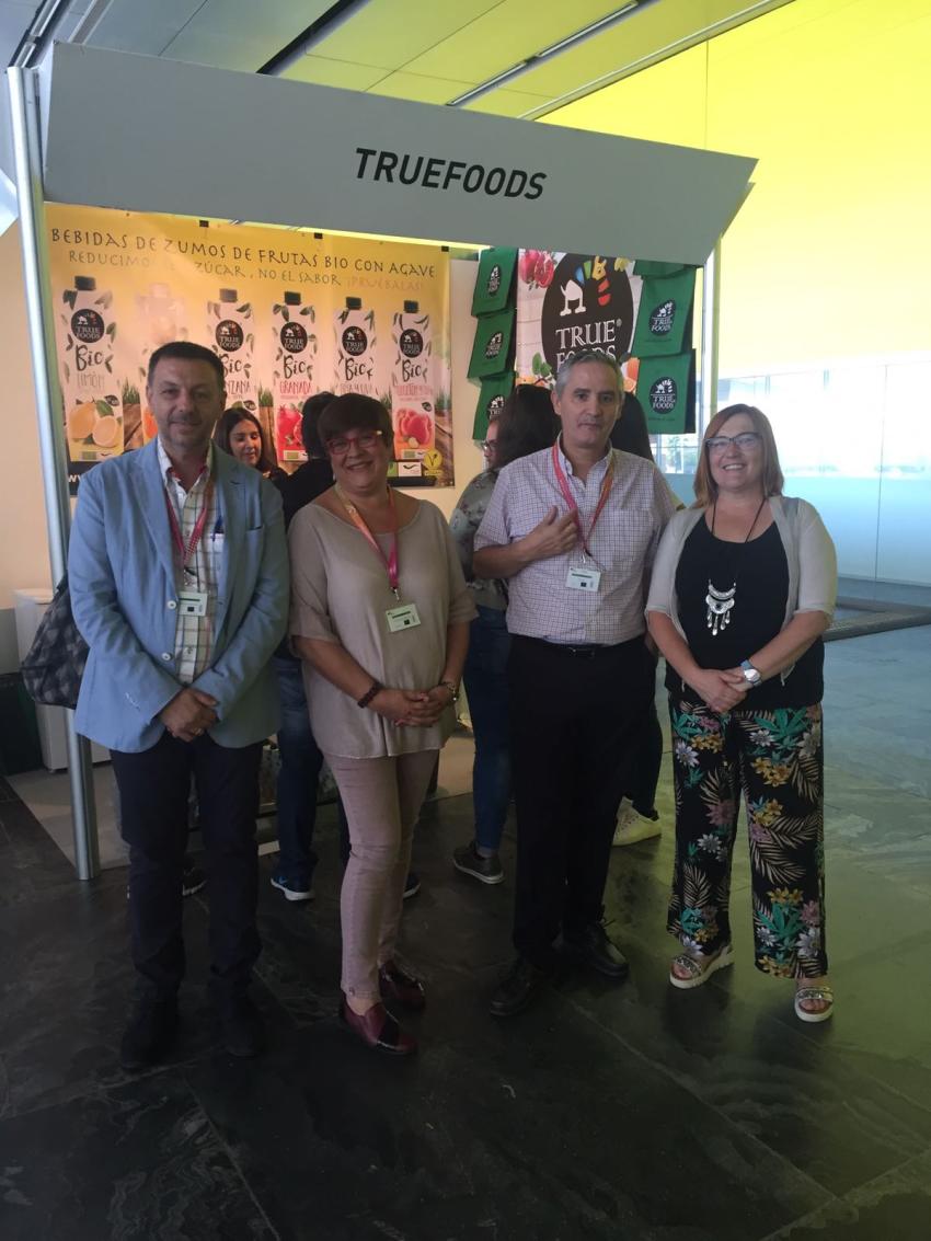 La Teniente de Alcalde de Desarrollo Económico visita los stands de las empresas palmeñas en la Feria Andalucía Sabor 1