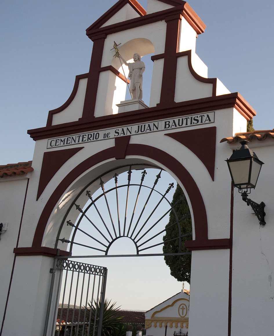Durante el viernes 29 de diciembre el acceso al Cementerio Municipal se hará también por la puerta lateral (capilla) 1