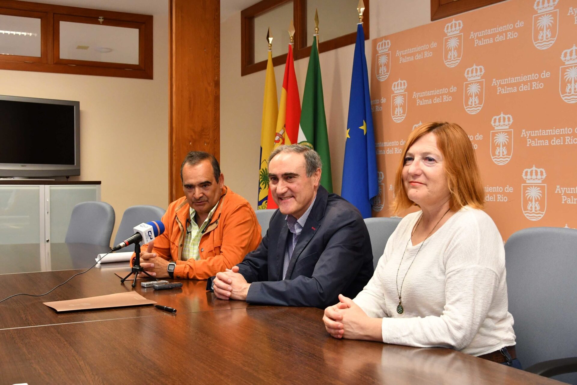 Ayuntamiento y Coral Eloy Viro firman un convenio para la organización de actividades musicales 1