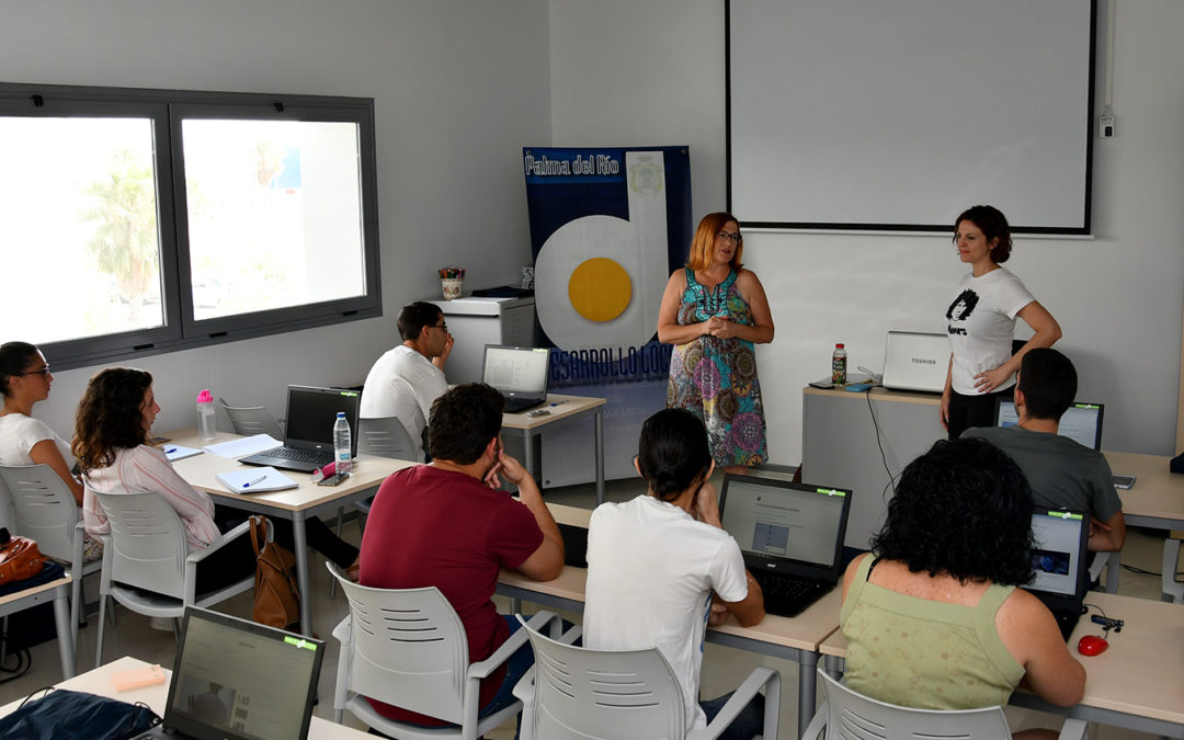 48 jóvenes de Palma del Río se forman en tres talleres de Nuevas Tecnologías aplicadas al comercio y de Restauración y mantenimiento de equipamientos culturales