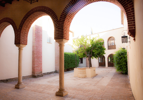 Panorámica del patio interior del Convento de Santa Clara